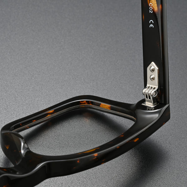 YN1184 - Tortoiseshell - image p8zq3q