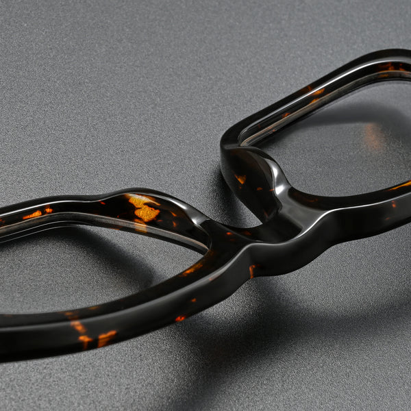 YN1184 - Tortoiseshell - image ewcmkt